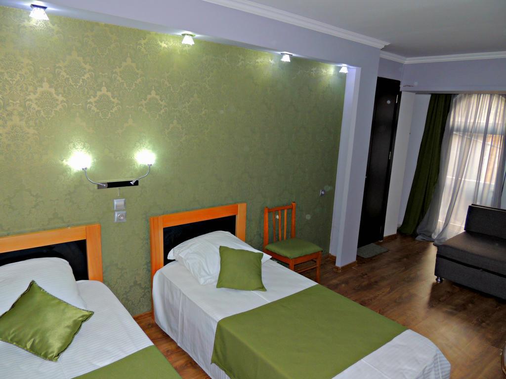 Sunny Tiflis Tbilisi Exterior photo